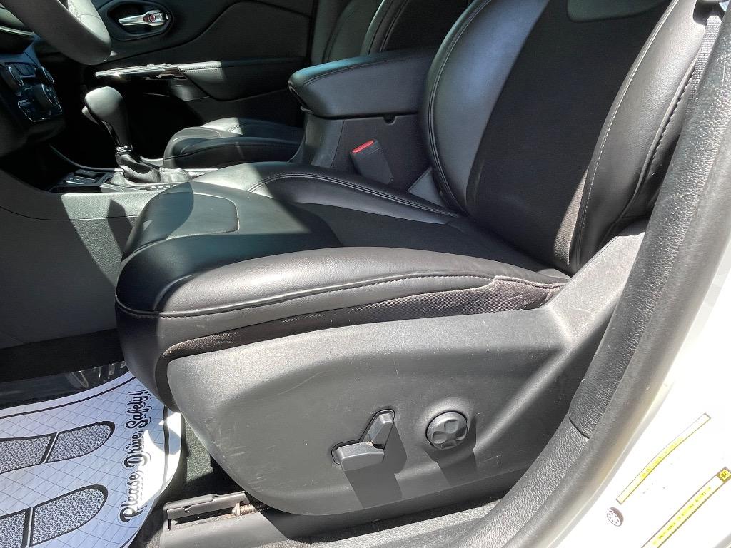 2020 Jeep Cherokee - $17,985
