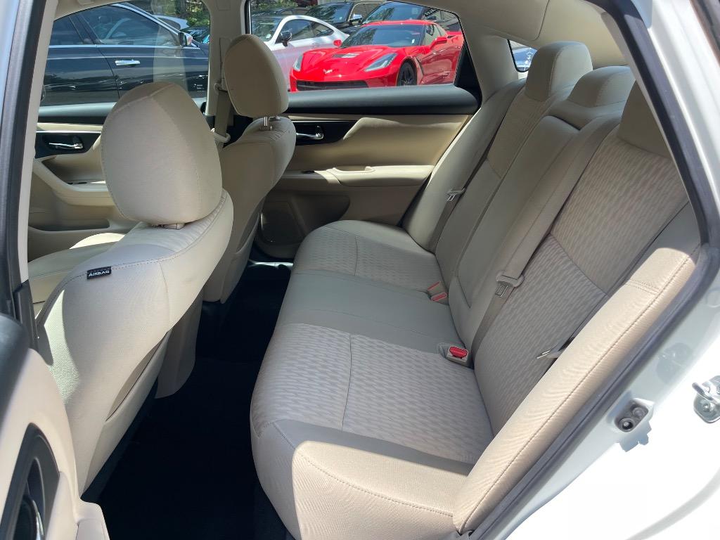 2016 Nissan Altima - $10,100