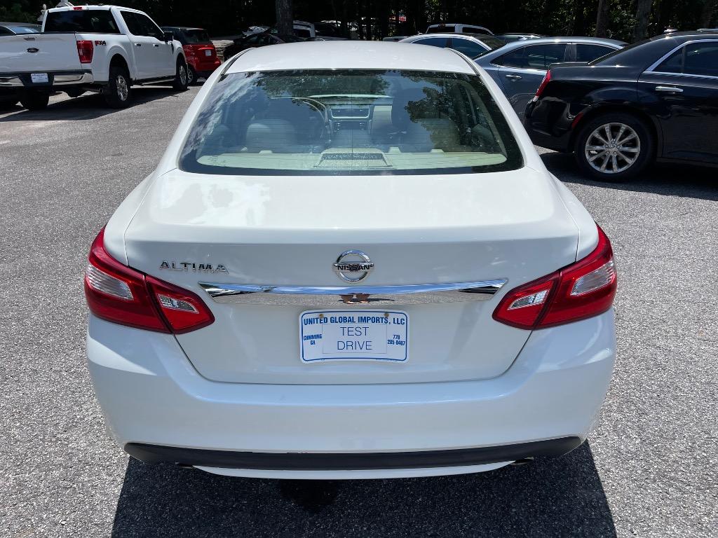 2016 Nissan Altima - $10,100