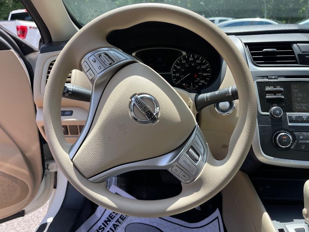 2016 Nissan Altima - $10,100