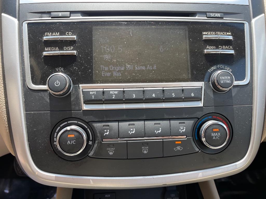 2016 Nissan Altima - $10,100