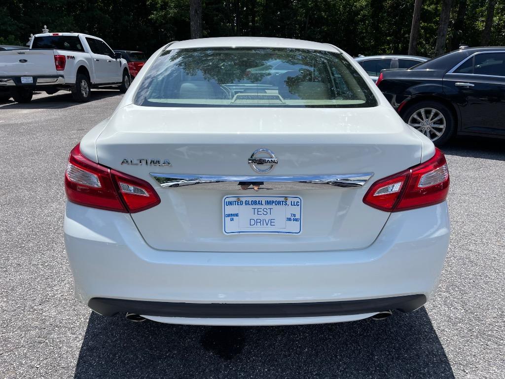 2016 Nissan Altima - $10,100