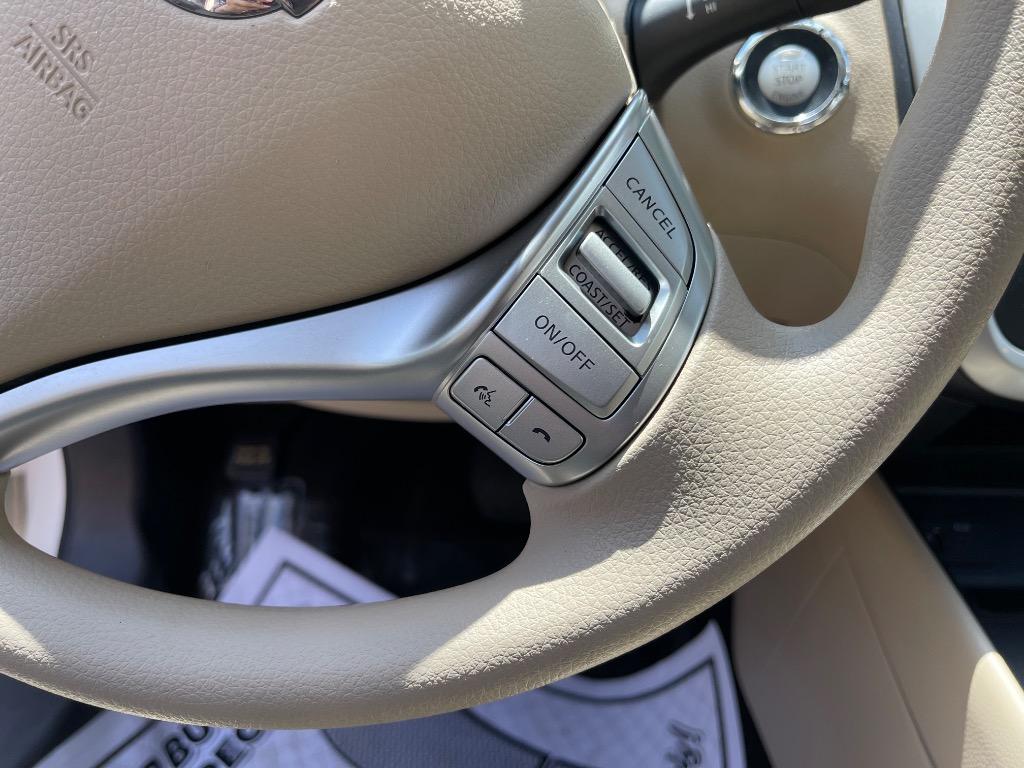 2016 Nissan Altima - $10,100