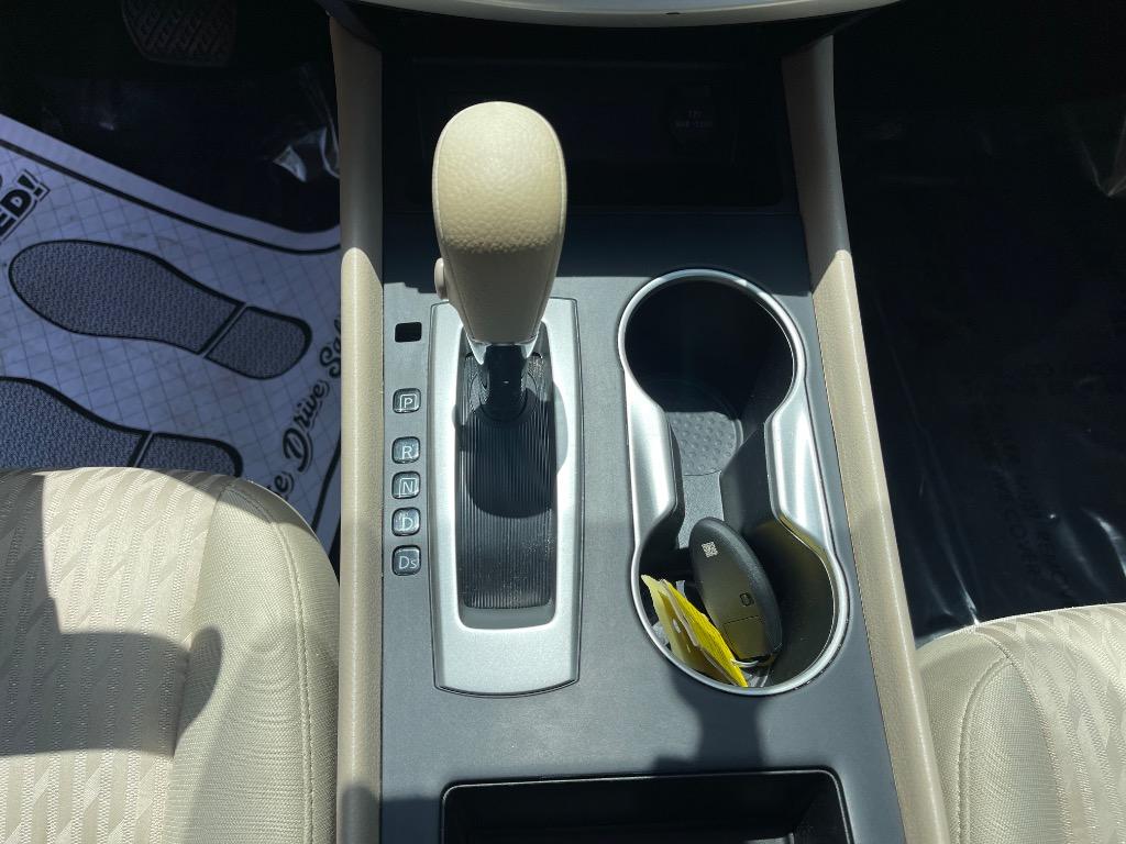 2016 Nissan Altima - $10,100