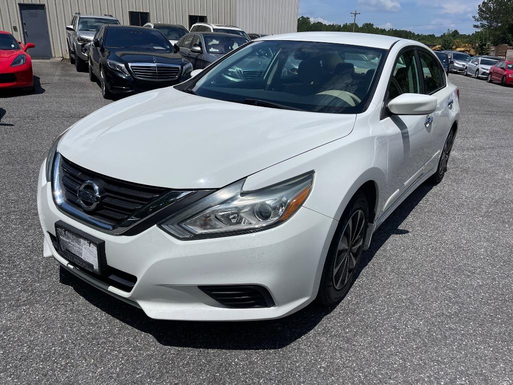 2016 Nissan Altima - $10,100