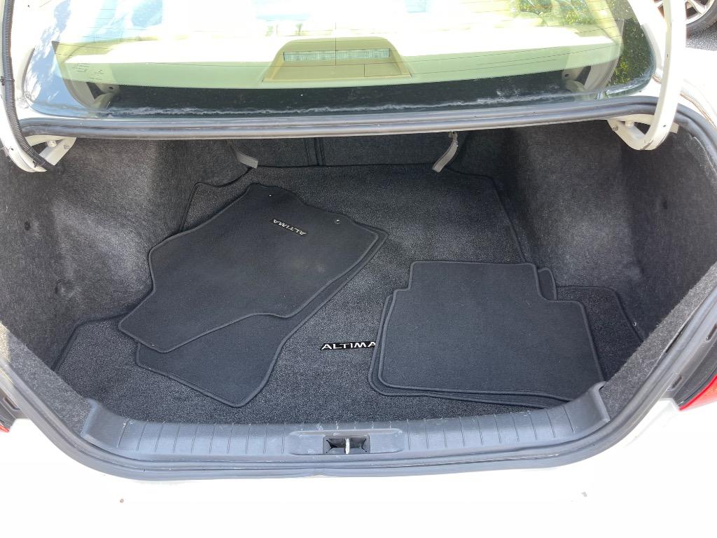 2016 Nissan Altima - $10,100
