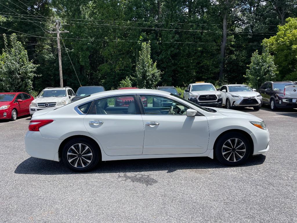 2016 Nissan Altima - $10,100