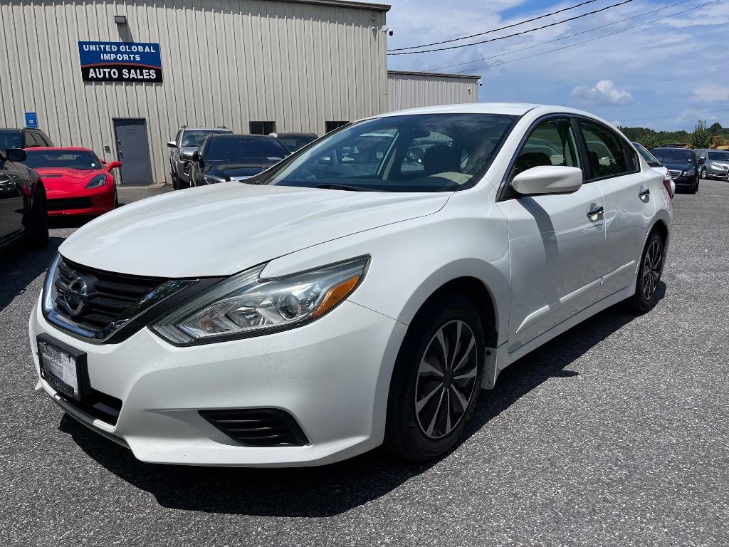 2016 Nissan Altima - $10,100