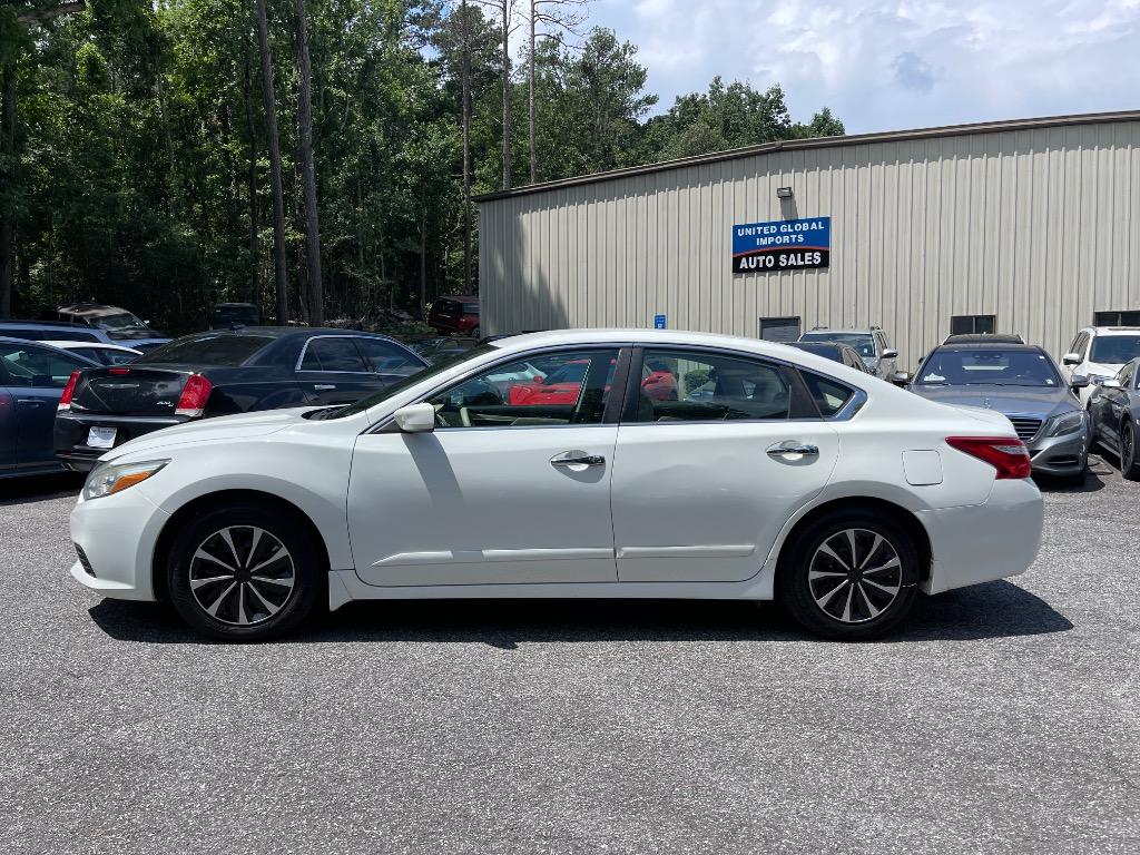 2016 Nissan Altima - $10,100