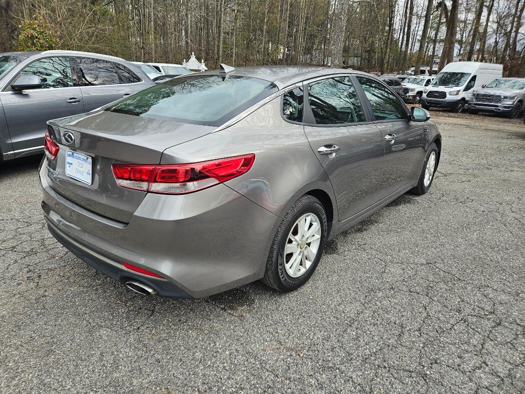 2016 Kia Optima - $9,385