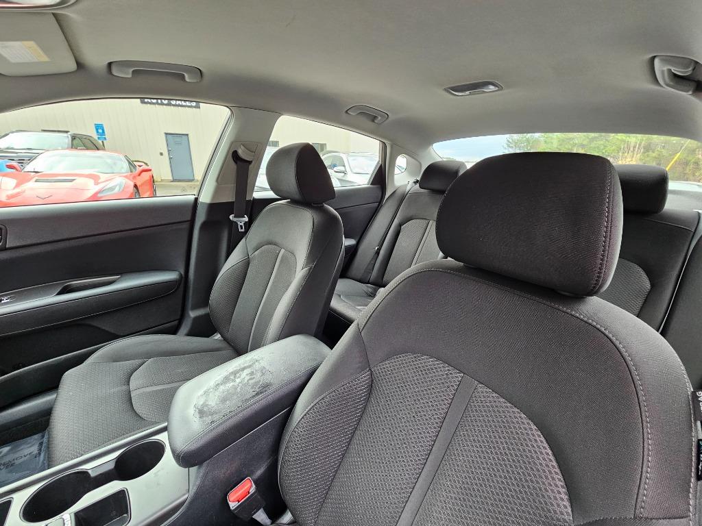 2016 Kia Optima - $9,385