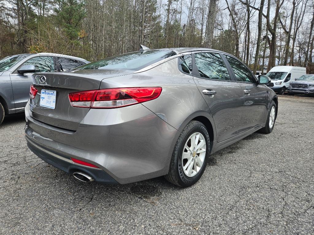 2016 Kia Optima - $9,385