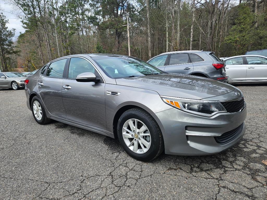 2016 Kia Optima - $9,385