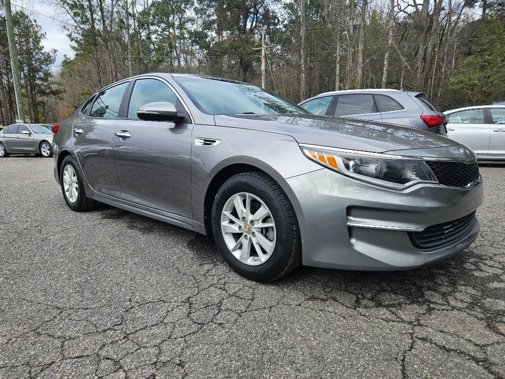 2016 Kia Optima - $9,385
