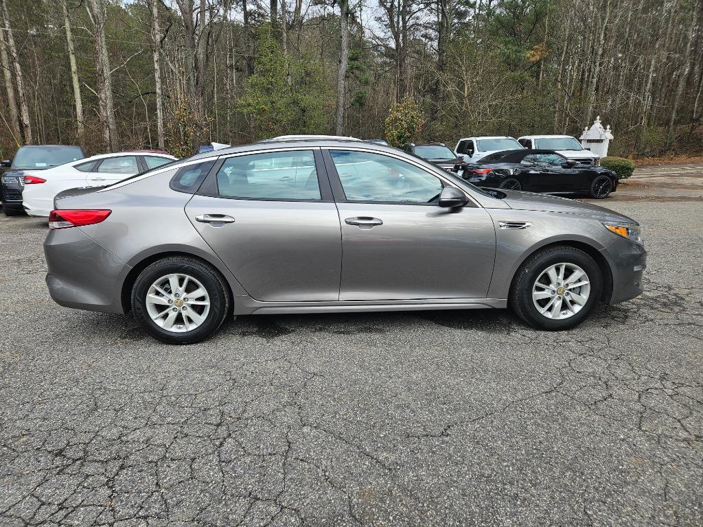2016 Kia Optima - $9,385