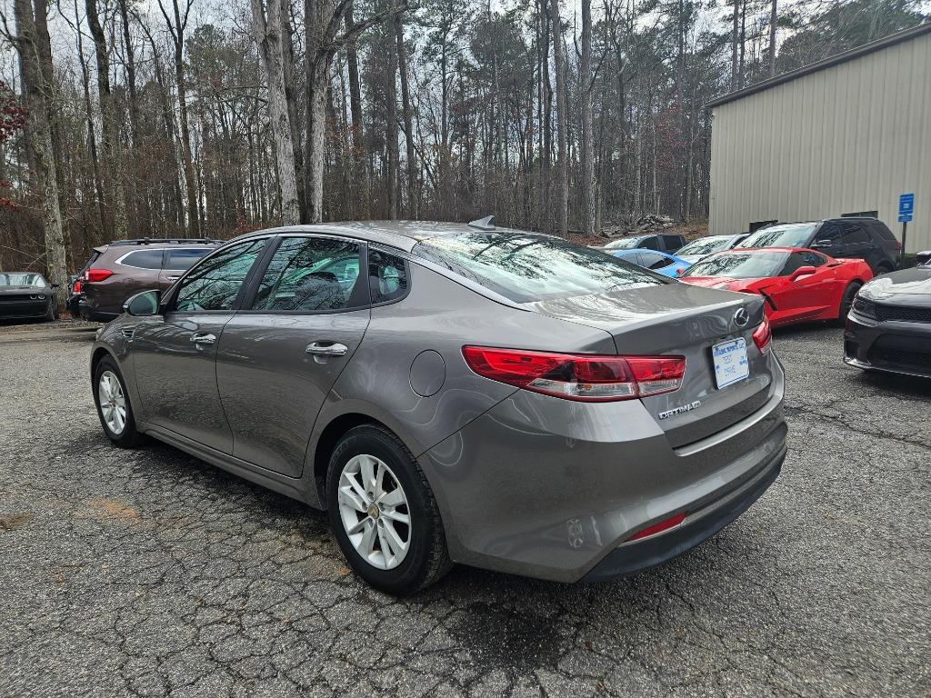 2016 Kia Optima - $9,385