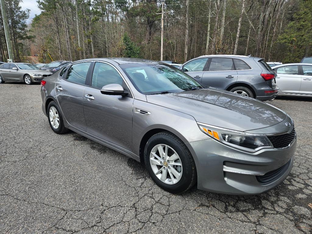 2016 Kia Optima - $9,385