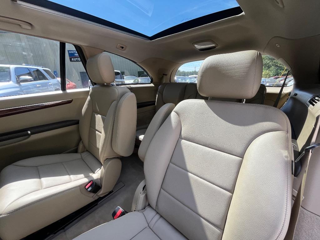 2011 Mercedes-Benz R-Class - $9,285