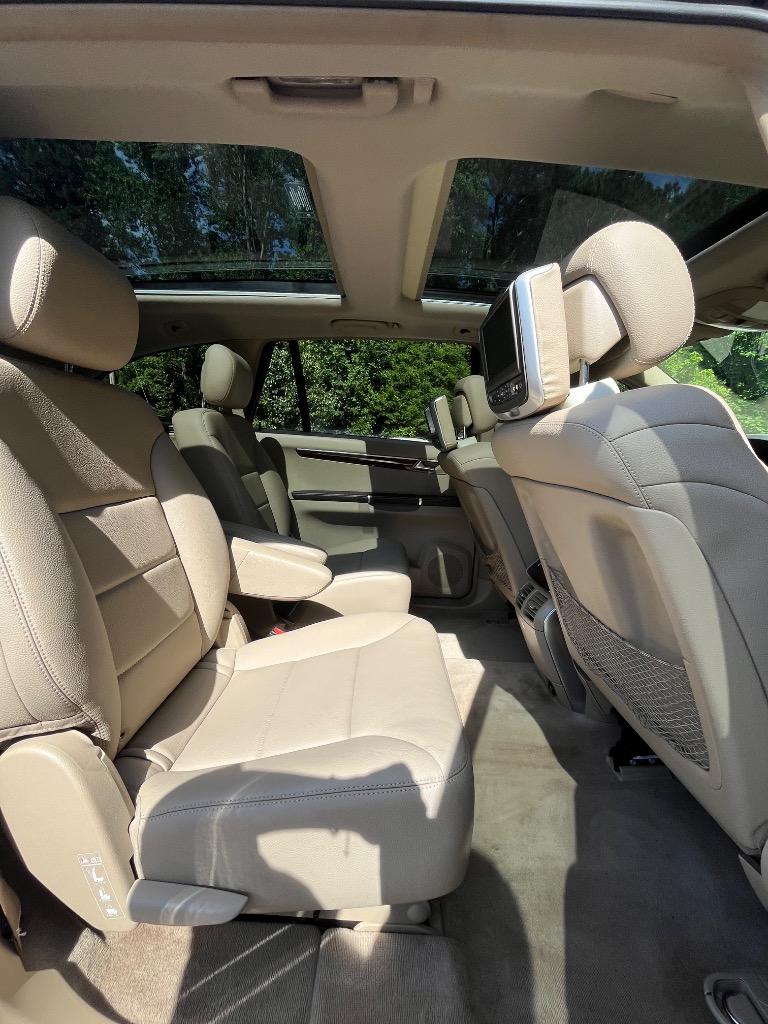 2011 Mercedes-Benz R-Class - $9,285