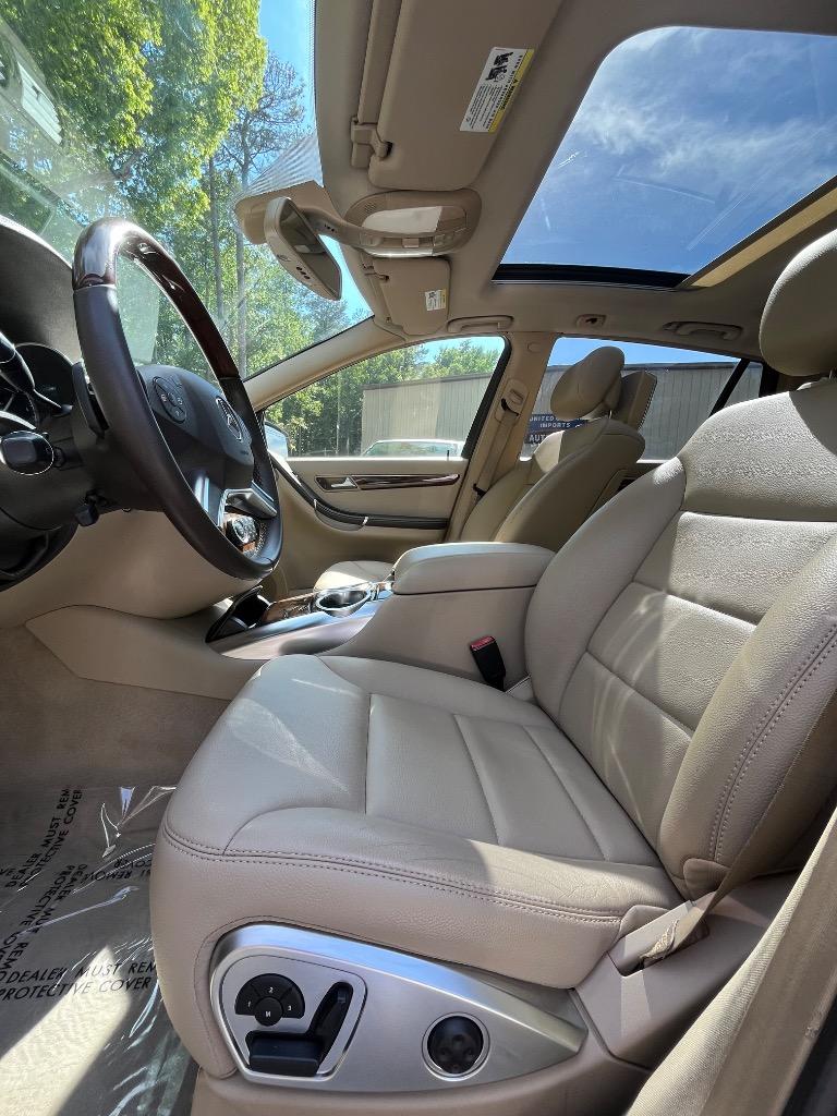 2011 Mercedes-Benz R-Class - $9,285