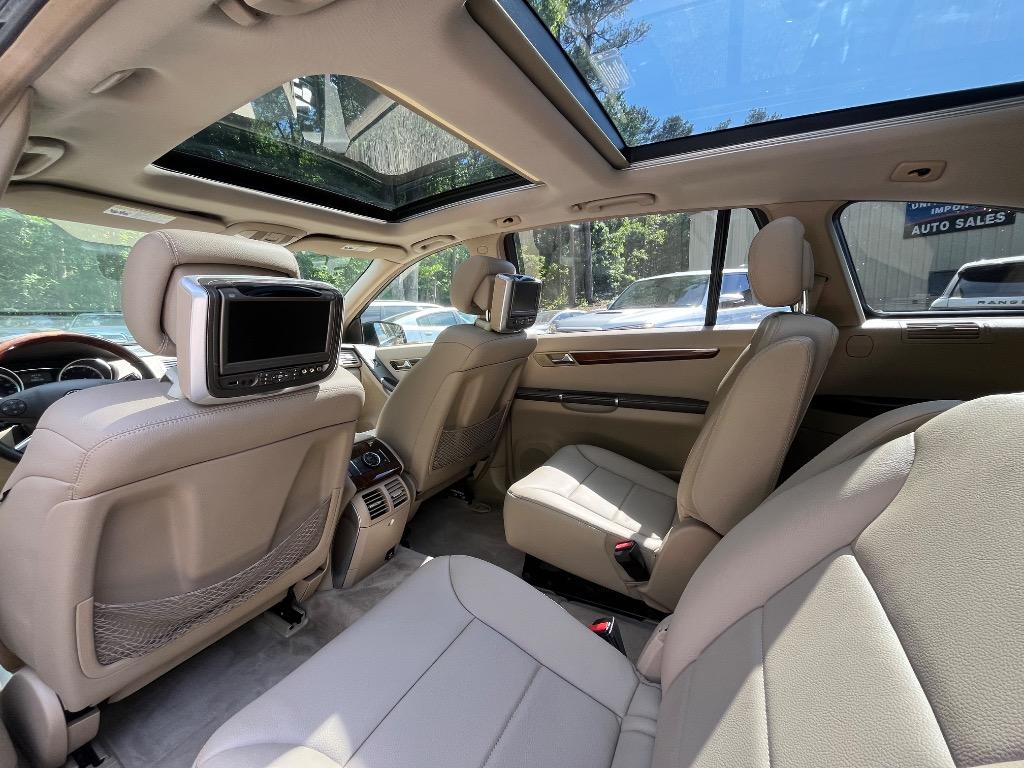 2011 Mercedes-Benz R-Class - $9,285