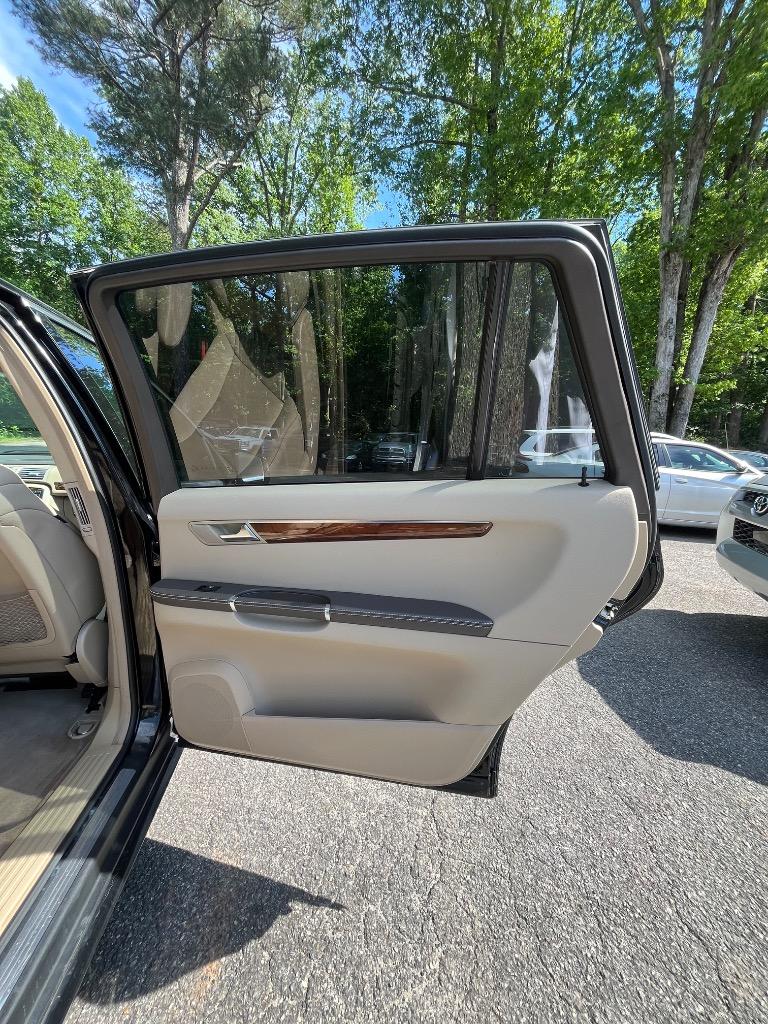 2011 Mercedes-Benz R-Class - $9,285