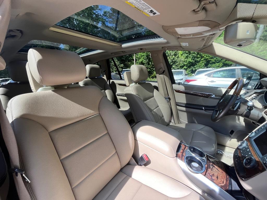 2011 Mercedes-Benz R-Class - $9,285