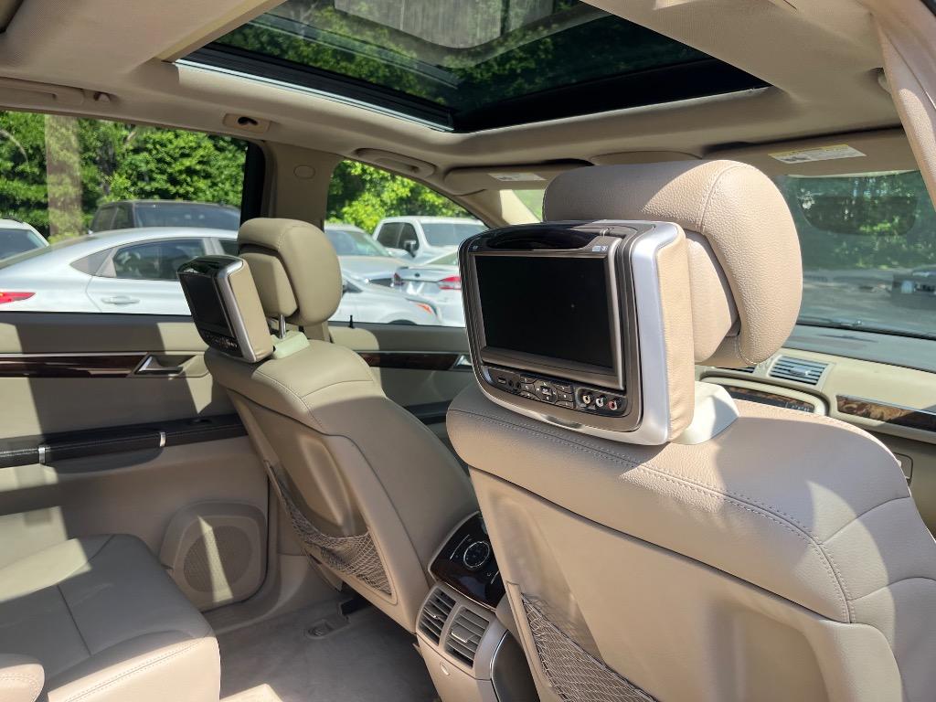 2011 Mercedes-Benz R-Class - $9,285
