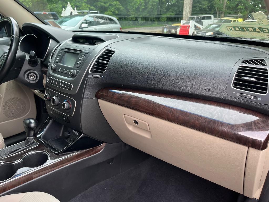2014 Kia Sorento - $5,900
