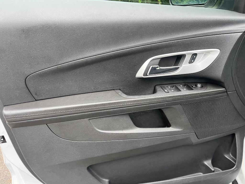 2017 Chevrolet Equinox - $8,585