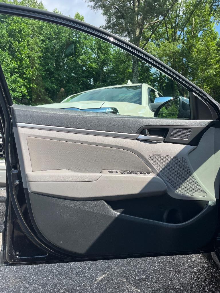 2019 Hyundai Elantra - $13,985