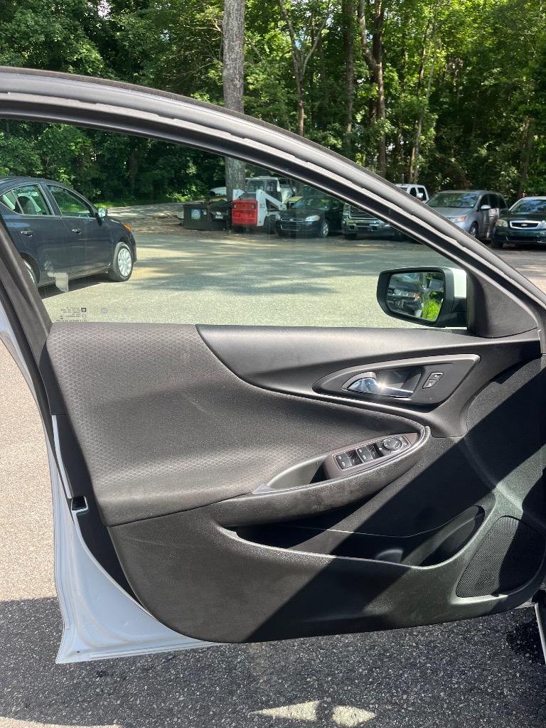 2019 Chevrolet Malibu - $13,985