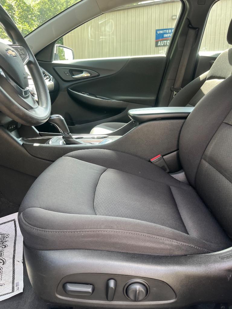 2019 Chevrolet Malibu - $13,985