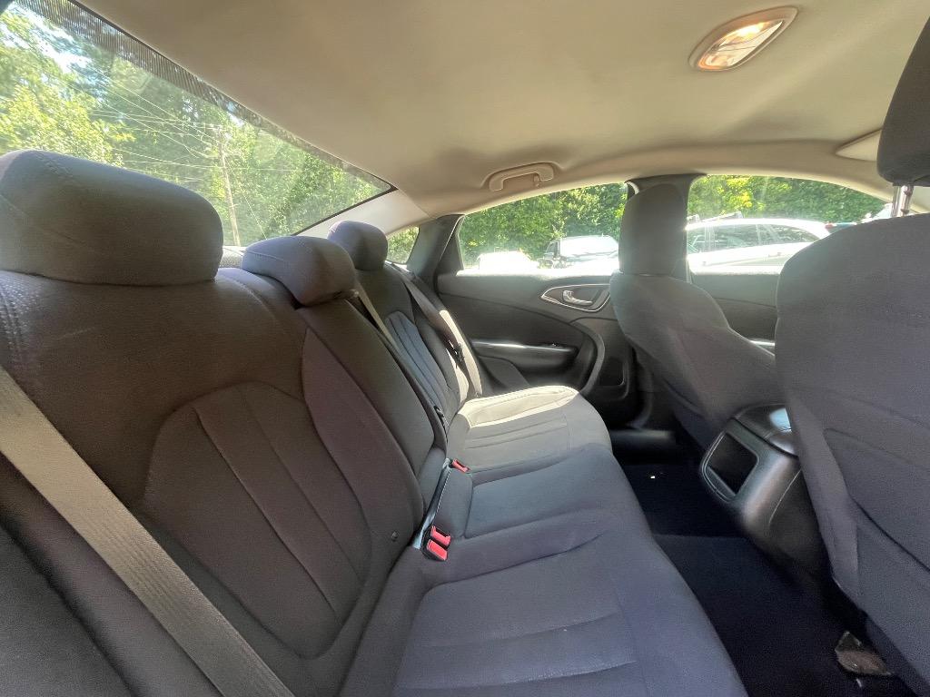 2015 Chrysler 200 - $7,380