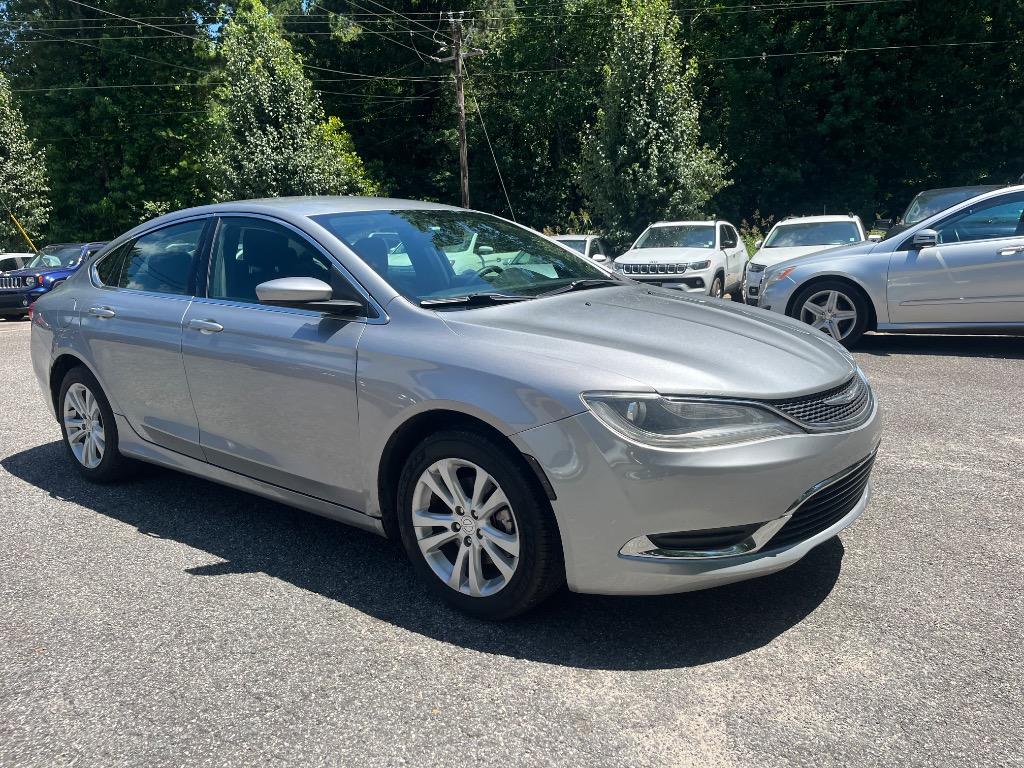 2015 Chrysler 200 - $7,380