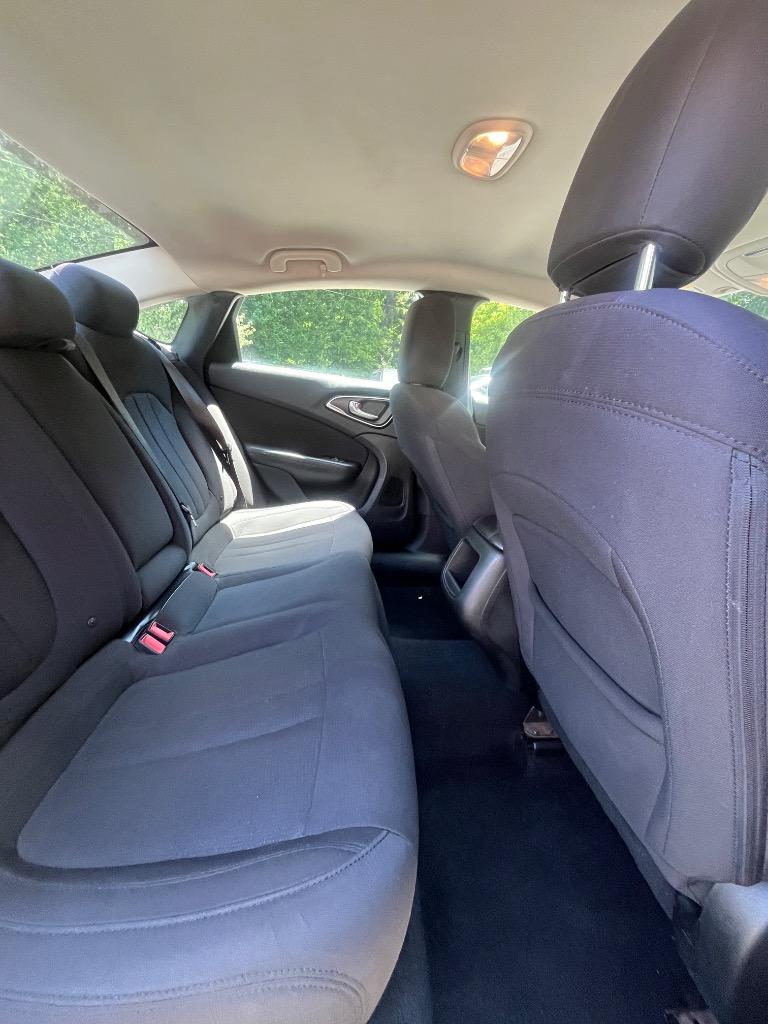 2015 Chrysler 200 - $7,380
