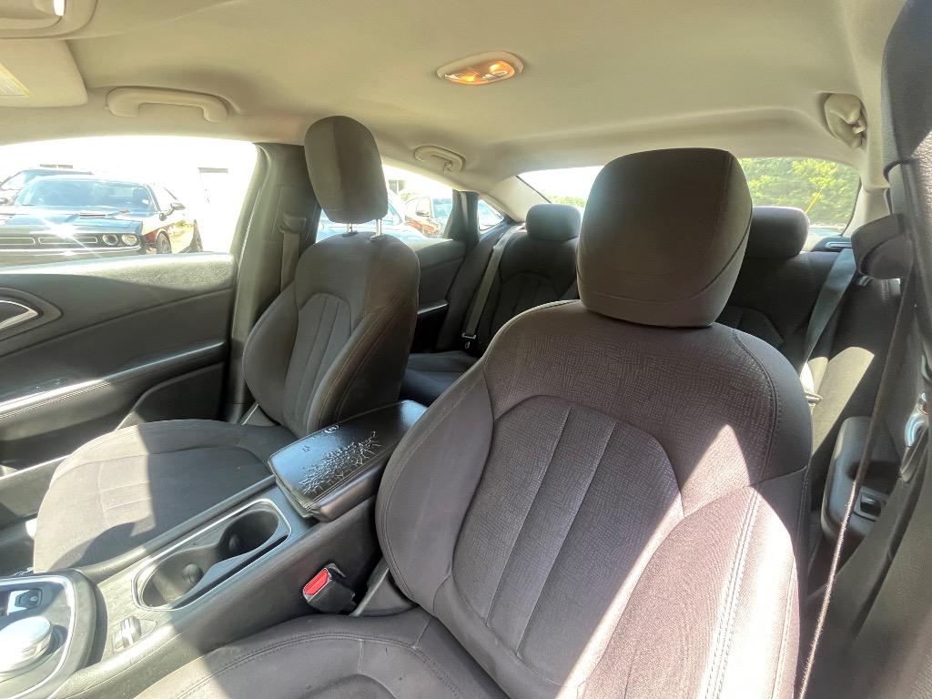 2015 Chrysler 200 - $7,380