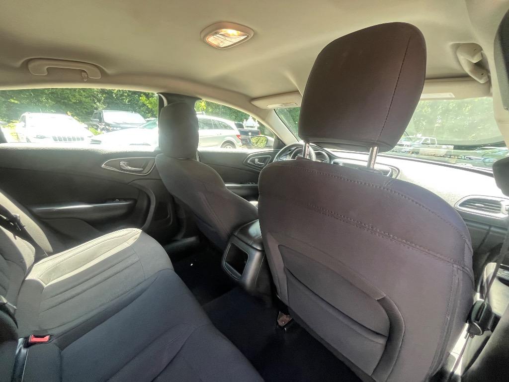 2015 Chrysler 200 - $7,380