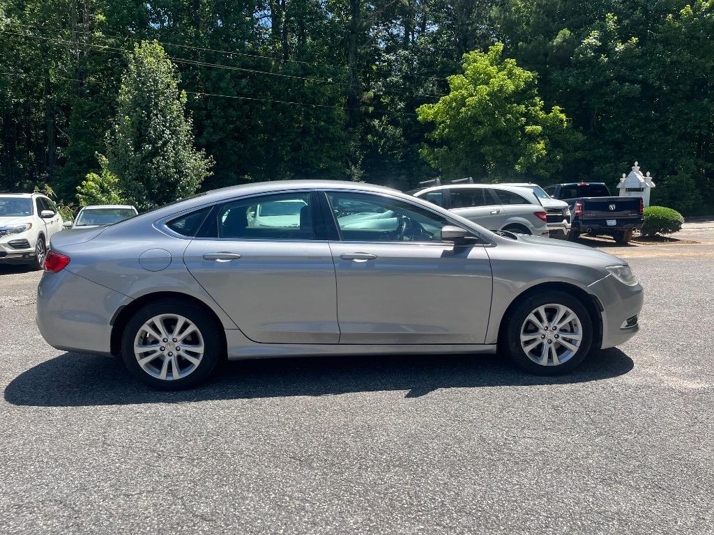 2015 Chrysler 200 - $7,380