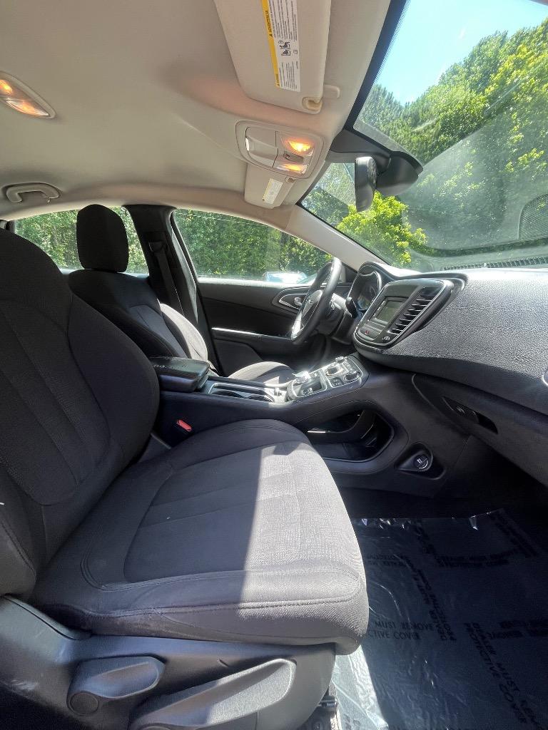 2015 Chrysler 200 - $7,380