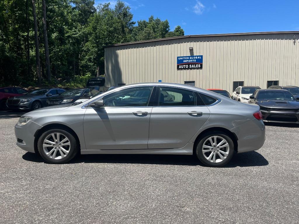 2015 Chrysler 200 - $7,380