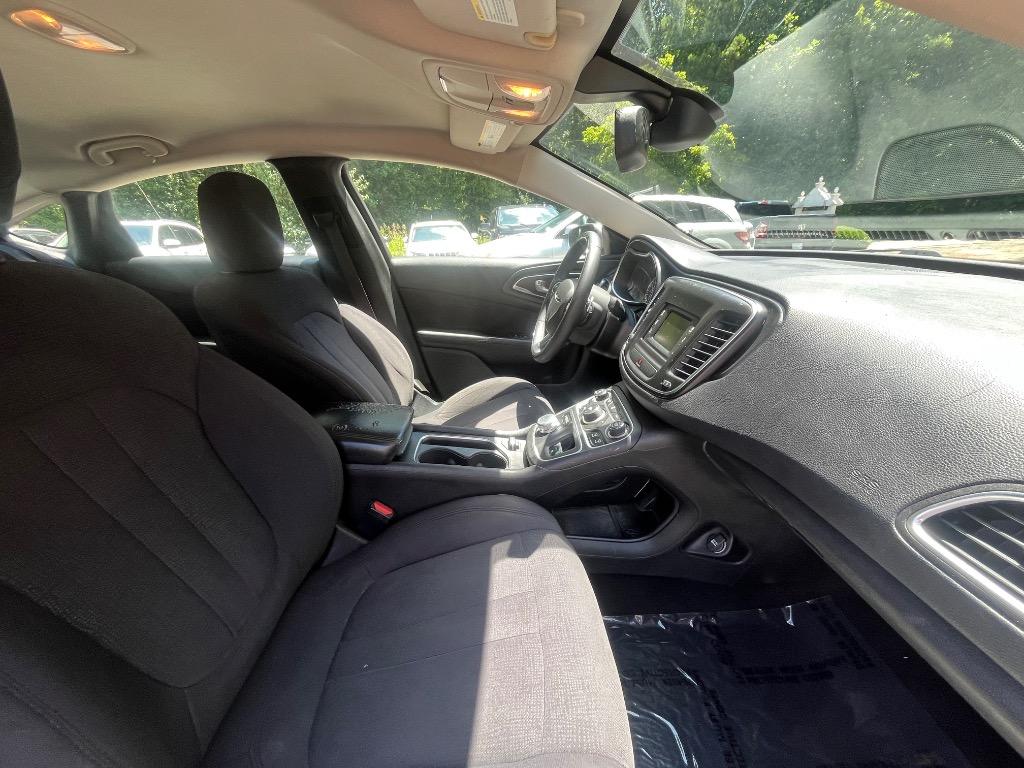 2015 Chrysler 200 - $7,380