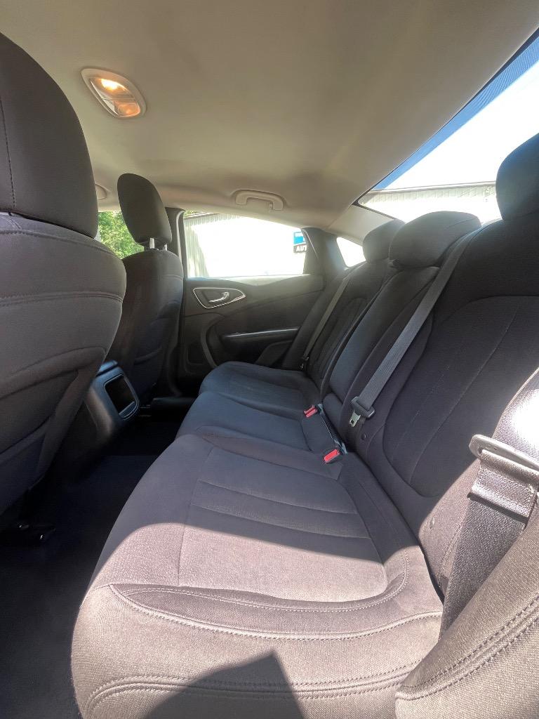 2015 Chrysler 200 - $7,380