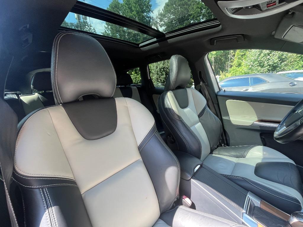 2015 Volvo XC60 - $12,197