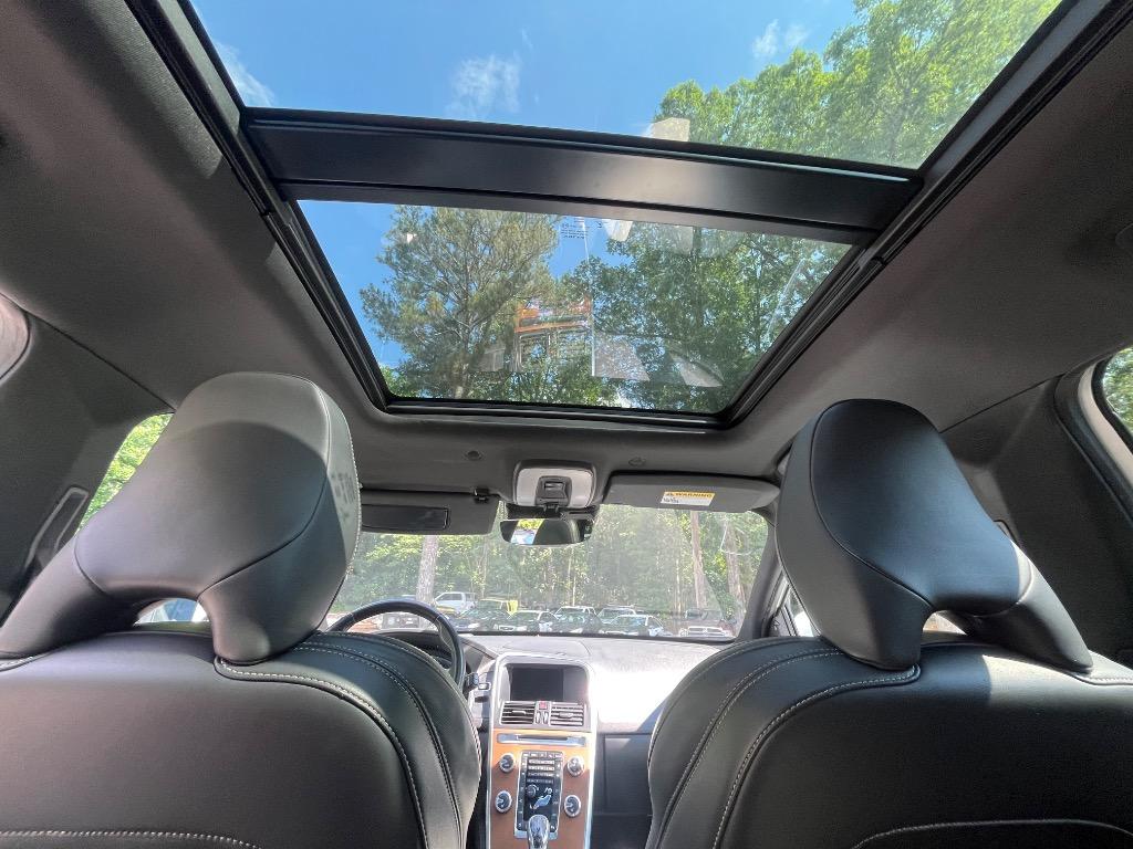 2015 Volvo XC60 - $12,197