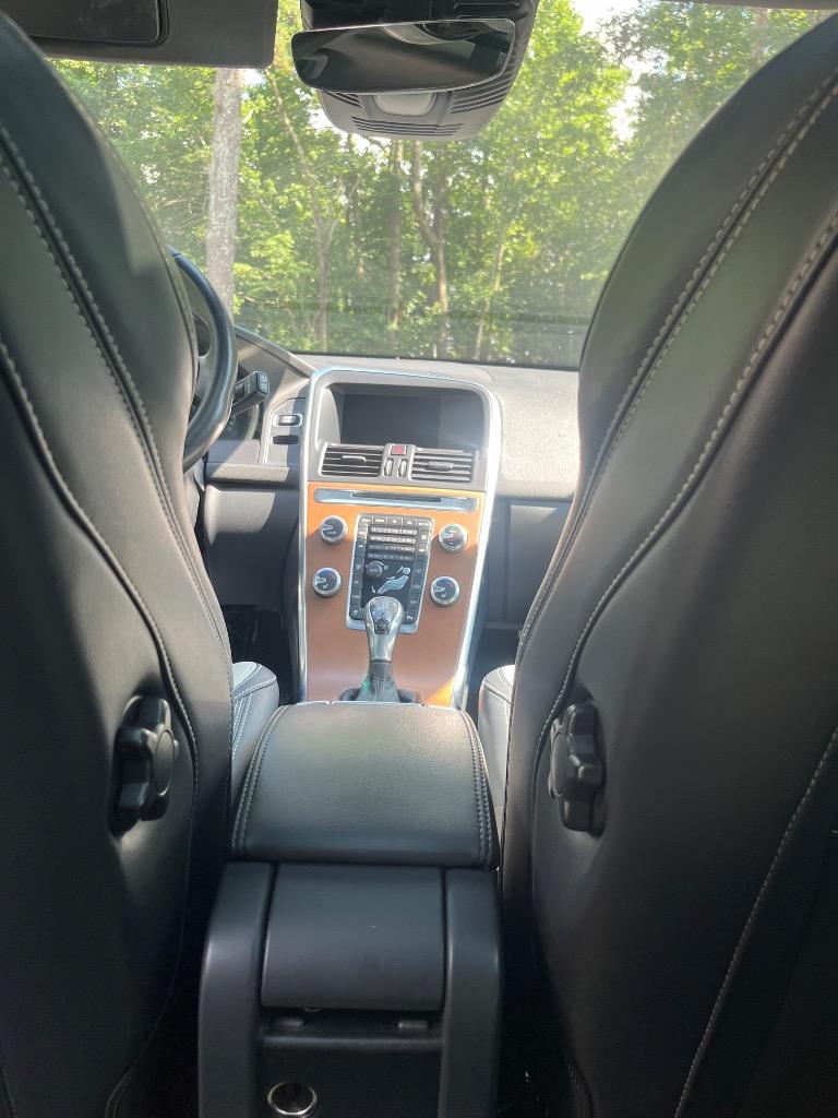 2015 Volvo XC60 - $12,197