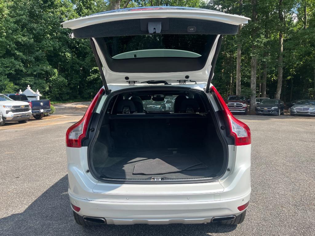 2015 Volvo XC60 - $12,197