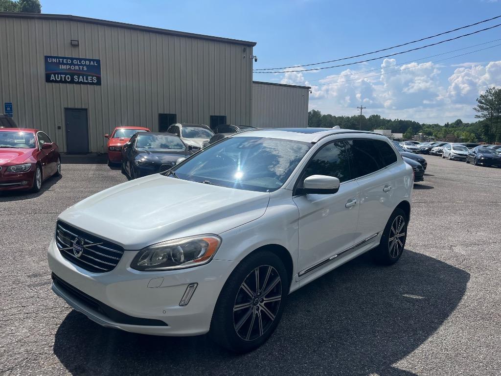 2015 Volvo XC60 - $12,197