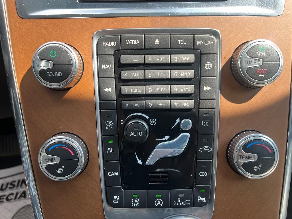 2015 Volvo XC60 - $12,197