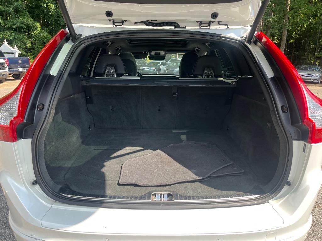 2015 Volvo XC60 - $12,197